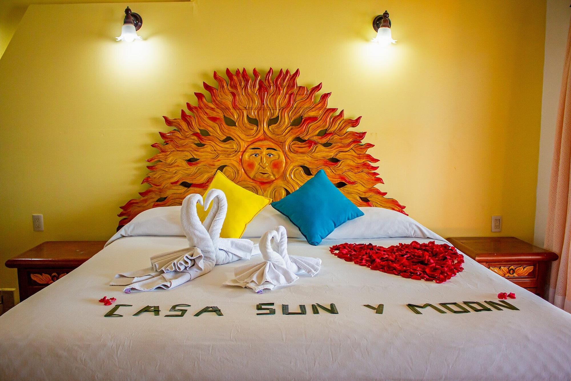 Hotel Casa Sun And Moon Zihuatanejo Exterior photo