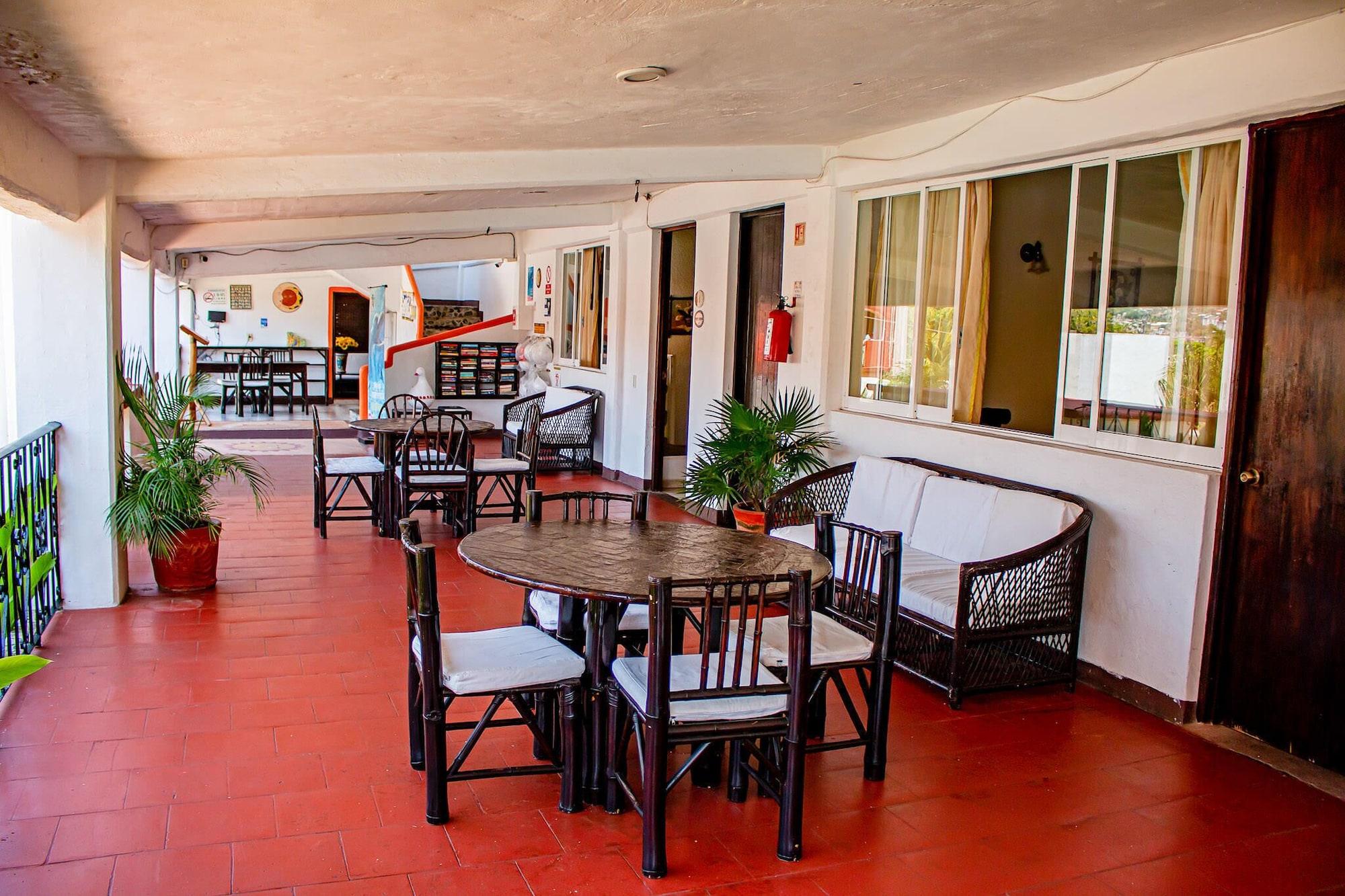 Hotel Casa Sun And Moon Zihuatanejo Exterior photo