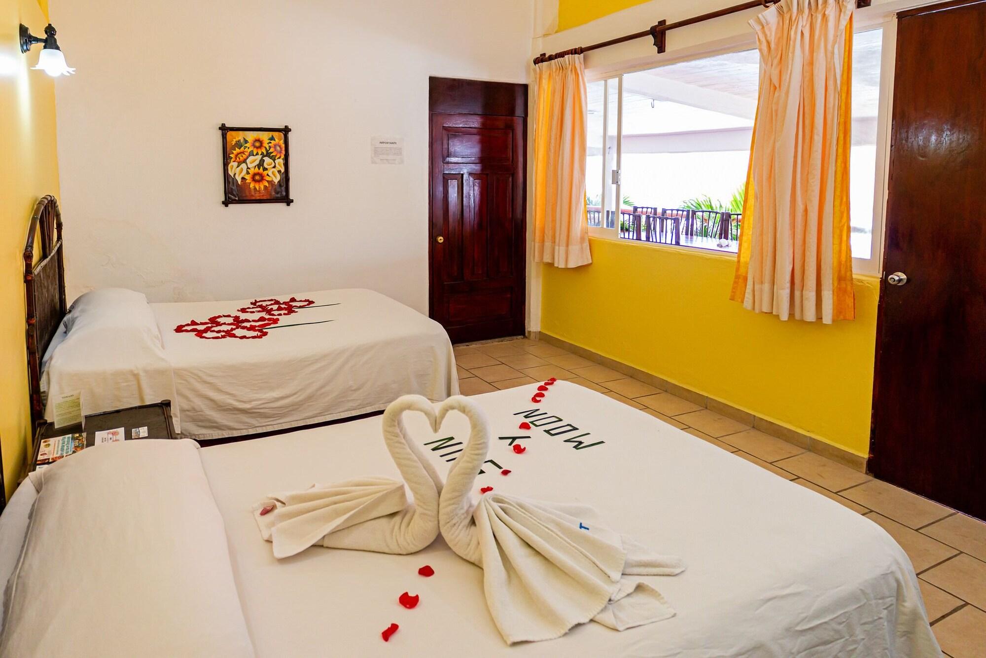 Hotel Casa Sun And Moon Zihuatanejo Exterior photo