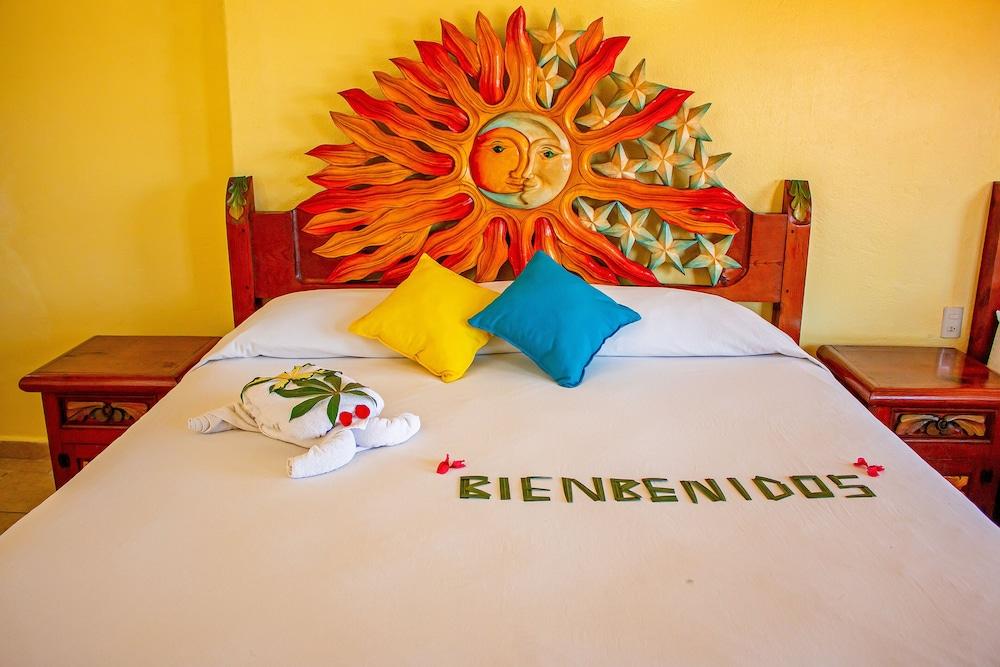 Hotel Casa Sun And Moon Zihuatanejo Exterior photo