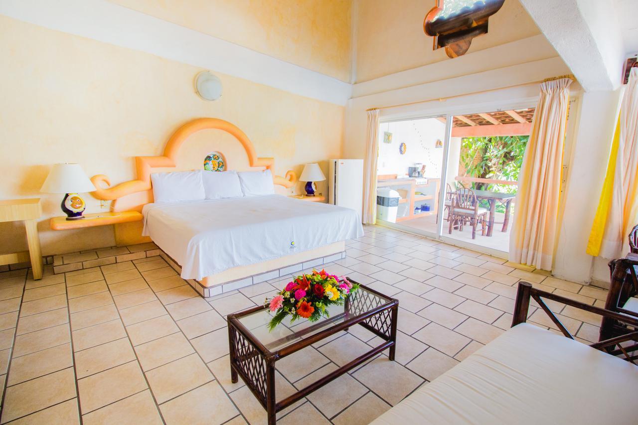 Hotel Casa Sun And Moon Zihuatanejo Exterior photo